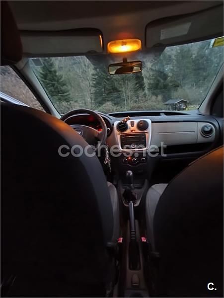 Usado Dacia Dokker 90 CV (66 kW) 2015 Gris / plata Monovolumen