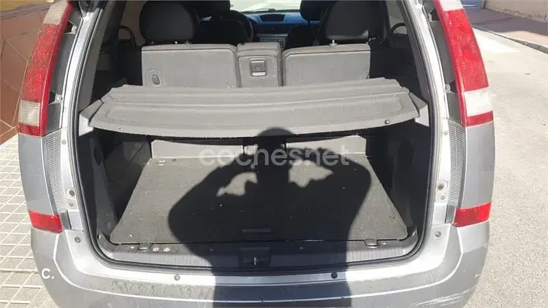 Usado Opel Meriva Cosmo 100 CV (73 kW) 2005 Gris / plata Monovolumen