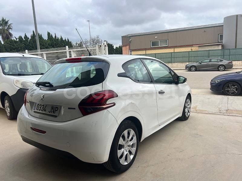 Usado Peugeot 208 Access 68 CV (50 kW) 2016 Blanco Utilitario