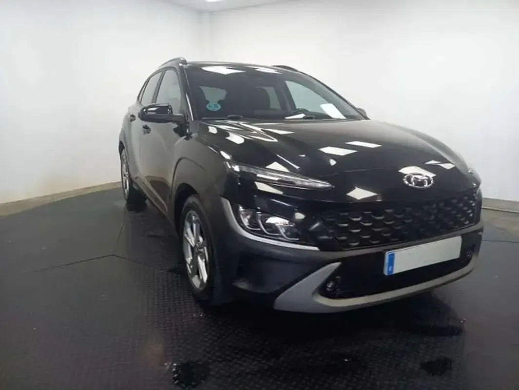 Usado Hyundai Kona 121 CV (88 kW) 2022 Negro SUV