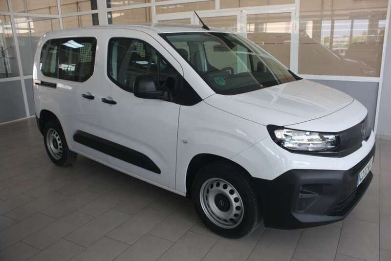 Blanco Usado 2024 Opel Combo S Monovolumen | 21.990 € (Caro) - Imagen 1/4