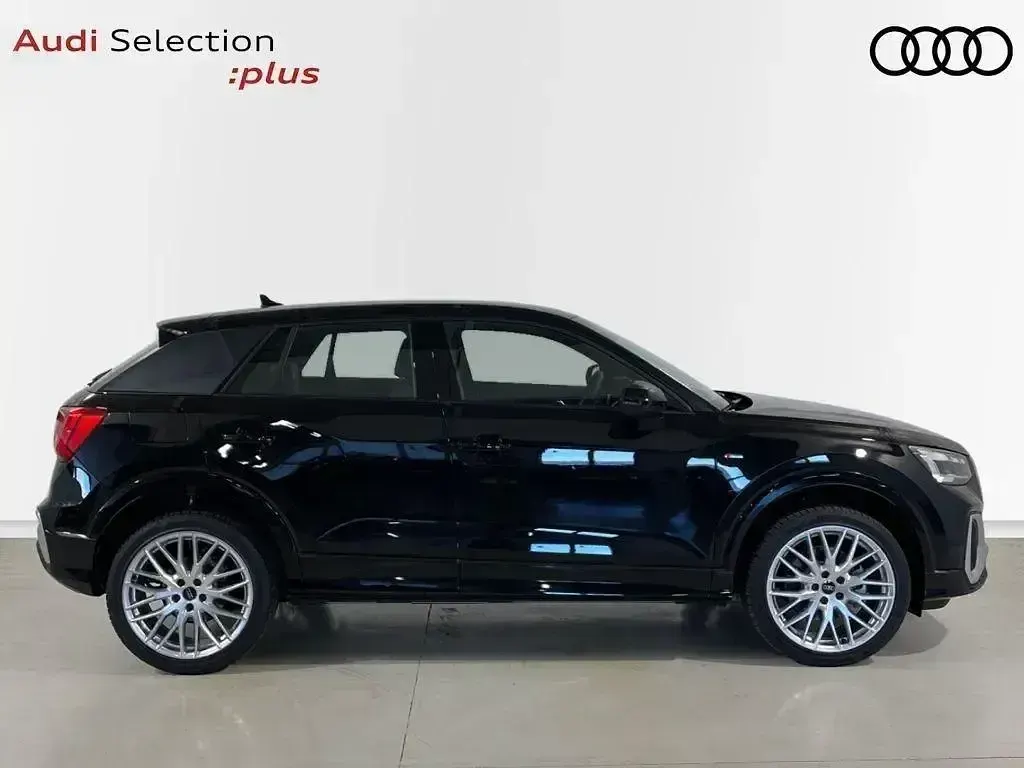 Usado Audi Q2 Ambiente 150 CV (110 kW) 2024 Negro SUV
