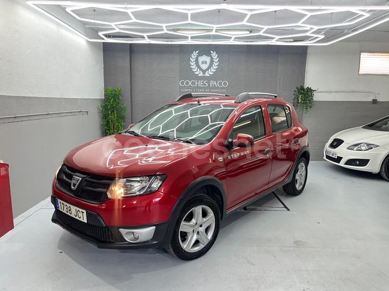 Granate Usado 2015 Dacia Sandero Stepway Berlina | 5490 € (Buen precio) - Imagen 1/4