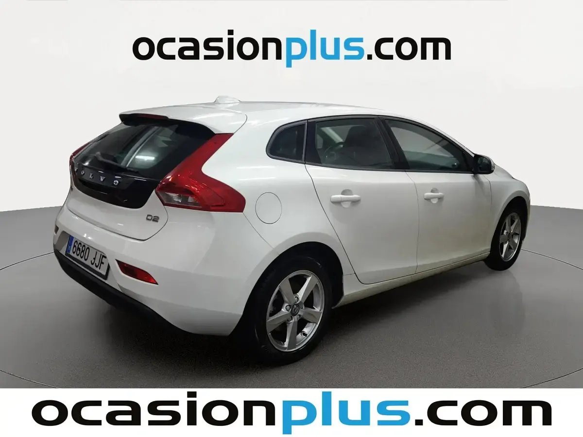 Usado Volvo V40 Kinetic 120 CV (88 kW) 2015 Blanco Utilitario