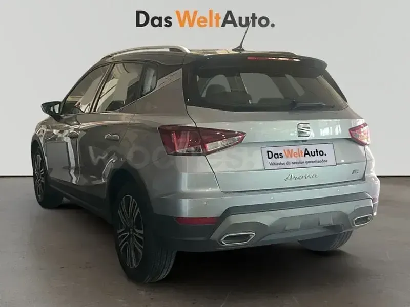 Usado Seat Arona FR 110 CV (80 kW) 2024 Gris / plata SUV