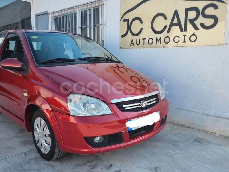 Granate Usado 2008 Tata Indica Utilitario | 2000 € - Imagen 1/4