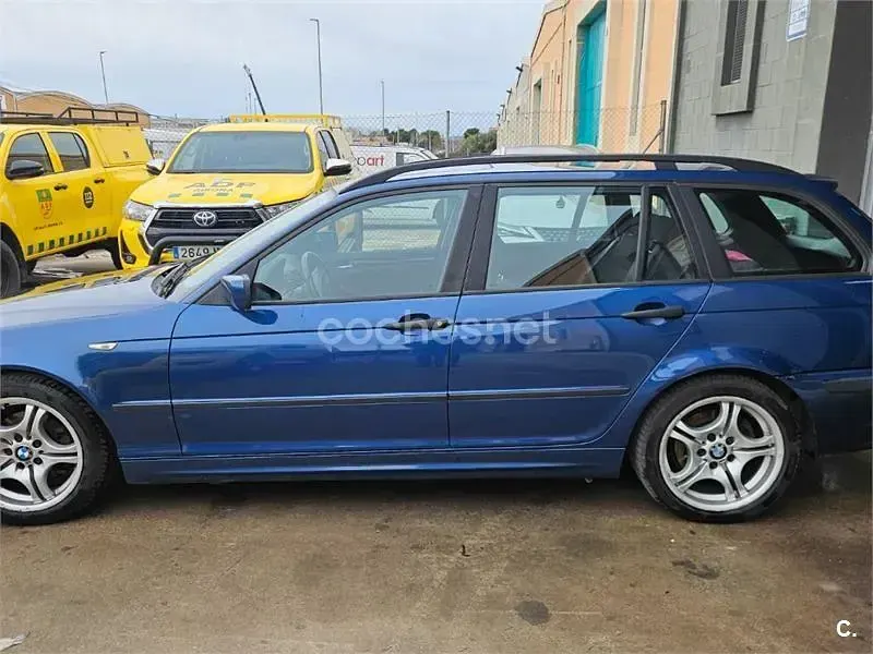 Usado BMW 320 136 CV (100 kW) 2002 Azul Familiar