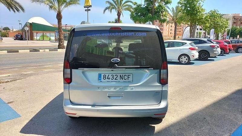 Usado Ford Tourneo Connect Titanium 150 CV (110 kW) 2025 Plata stardust (metalizado) Monovolumen