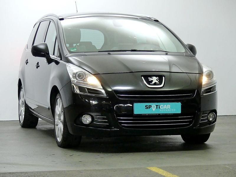 Usado Peugeot 5008 112 CV (82 kW) 2010 Negro Monovolumen