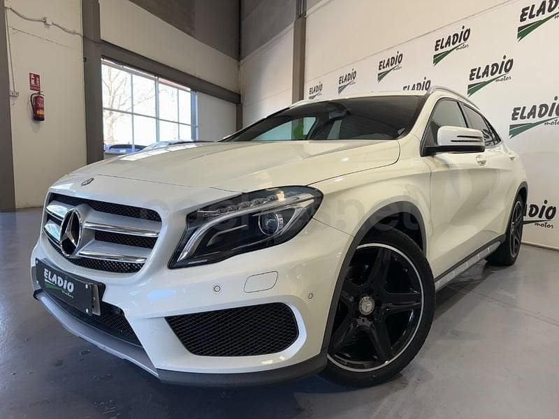 Usado Mercedes GLA220 AMG line 170 CV (125 kW) 2015 Blanco SUV