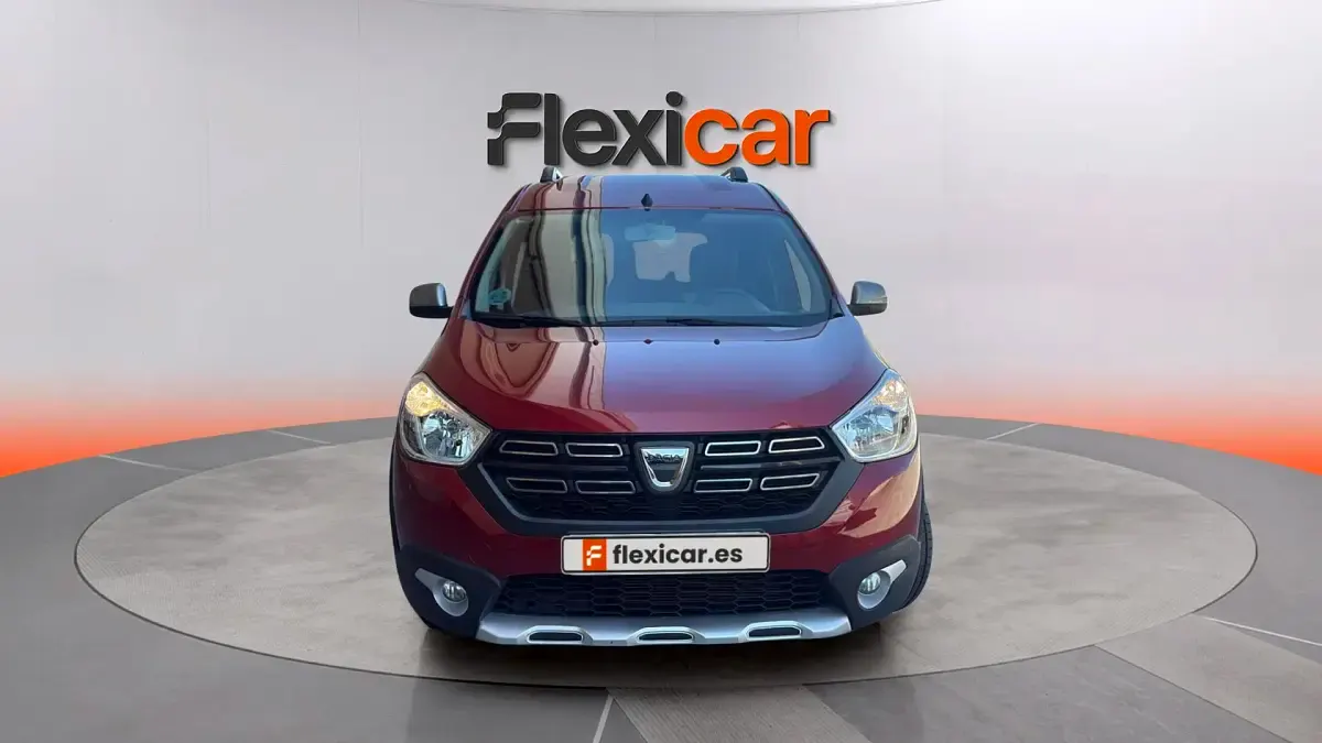 Usado Dacia Dokker Comfort 95 CV (69 kW) 2020 Rojo Monovolumen