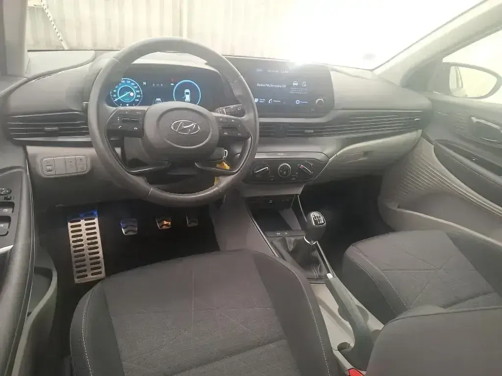 Usado Hyundai Bayon 101 CV (74 kW) 2023 Negro SUV