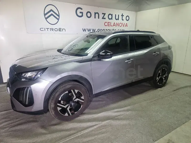 Usado Peugeot 2008 GT 130 CV (95 kW) 2024 Gris / plata SUV