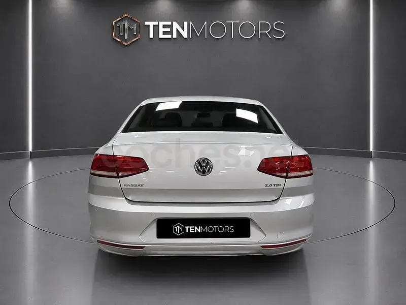 Usado VW Passat Edition 150 CV (110 kW) 2018 Gris / plata Berlina