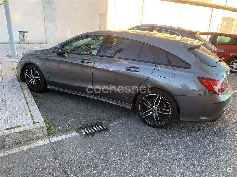 Usado Mercedes CLA200 Shooting Brake 136 CV (100 kW) 2018 Gris / plata Familiar