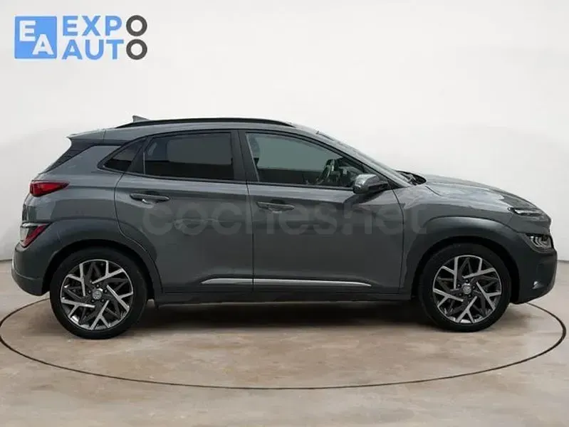 Usado Hyundai Kona Style 141 CV (103 kW) 2022 Gris / plata SUV