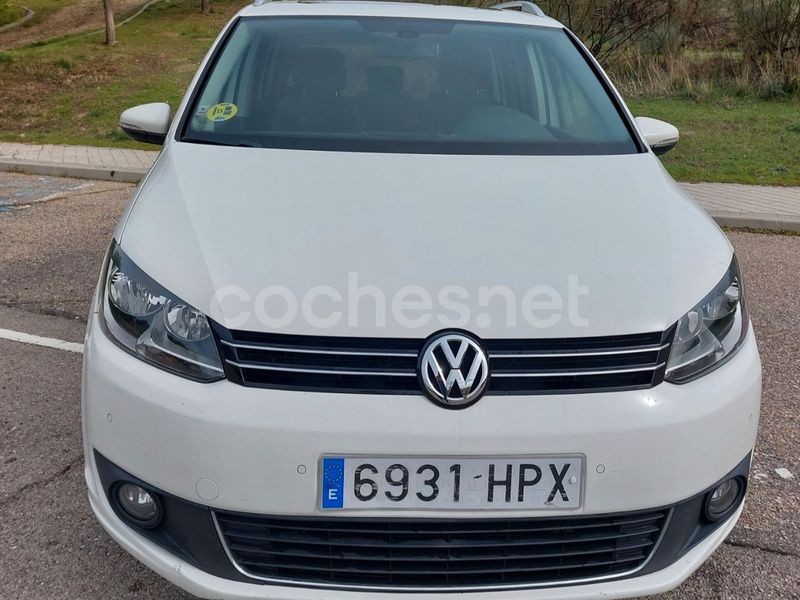 Blanco Usado 2013 VW Touran Advance Monovolumen | 8995 € (Precio justo) - Imagen 1/4