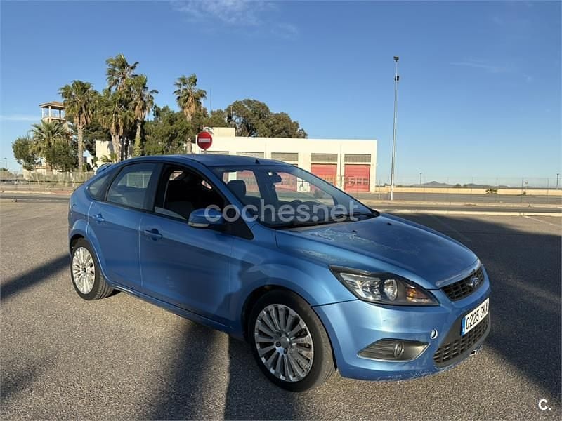 Usado Ford Focus Titanium 115 CV (84 kW) 2009 Azul Berlina