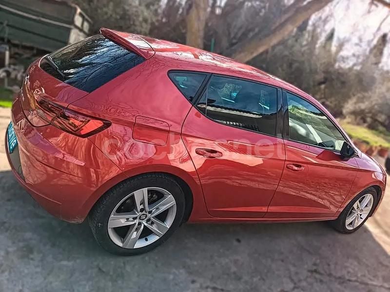 Usado Seat Leon FR 150 CV (110 kW) 2019 Rojo Berlina