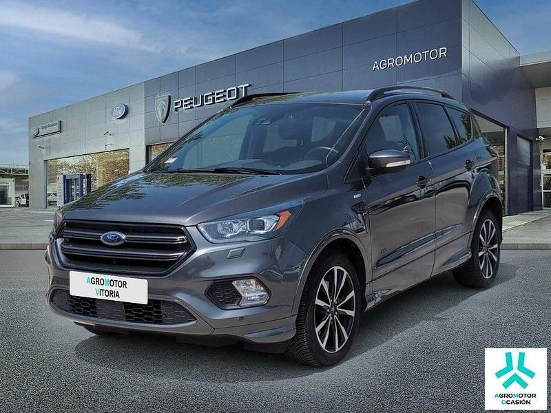 Gris Usado 2017 Ford Kuga ST-Line SUV | 18.900 € (Un poco caro) - Imagen 1/4