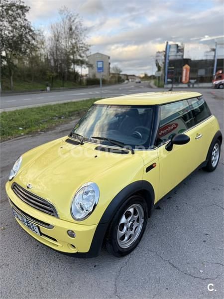 Amarillo Usado 2004 Mini ONE Utilitario | 4599 € (Precio justo) - Imagen 1/4