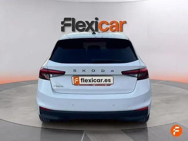 Usado Skoda Fabia 95 HP (69 kW) 2025 Branco Citadino
