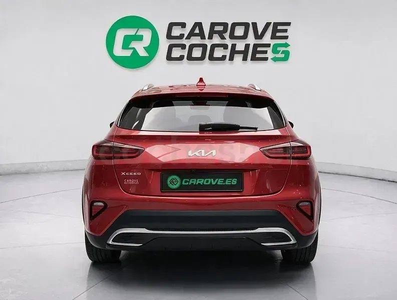 Usado Kia XCeed 120 CV (88 kW) 2023 Granate SUV