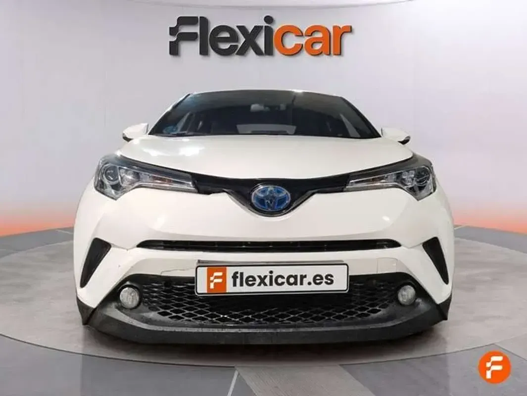 Käytetty Toyota C-HR Active 122 HP (89 kW) 2019 Valkoinen Katumaasturi