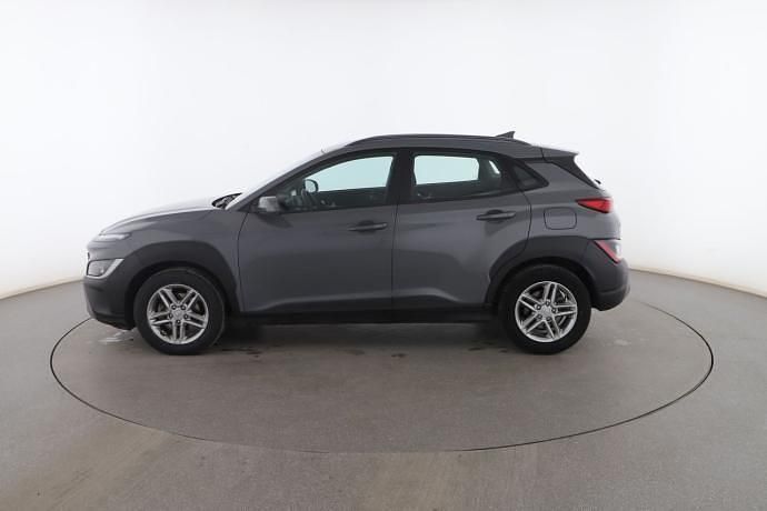Usado Hyundai Kona 120 CV (88 kW) 2021 Gris SUV