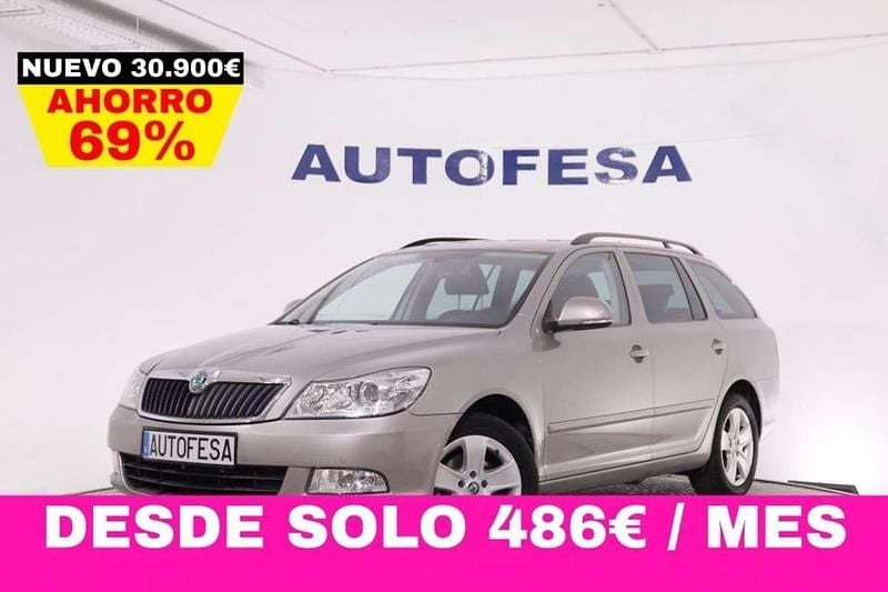 Usado Skoda Octavia Elegance 105 CV (77 kW) 2013 Gris Familiar