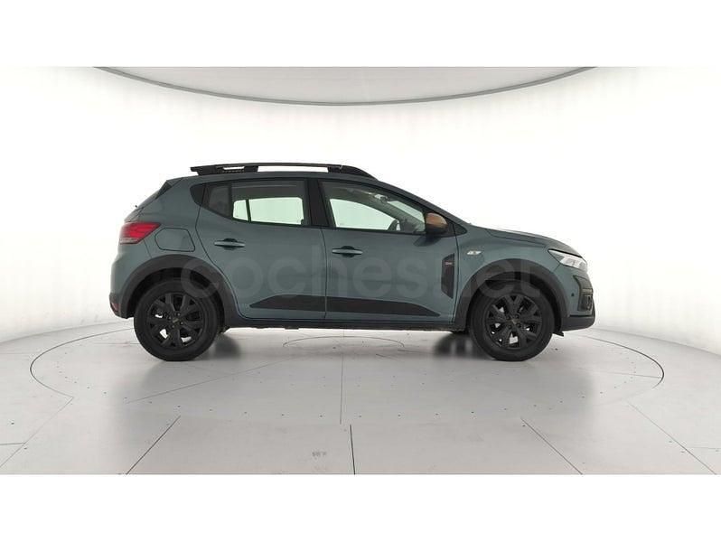 Usado Dacia Sandero Extreme 101 CV (74 kW) 2025 Verde Berlina