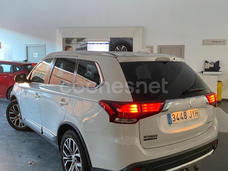 Usado Mitsubishi Outlander Motion 150 CV (110 kW) 2017 Blanco SUV