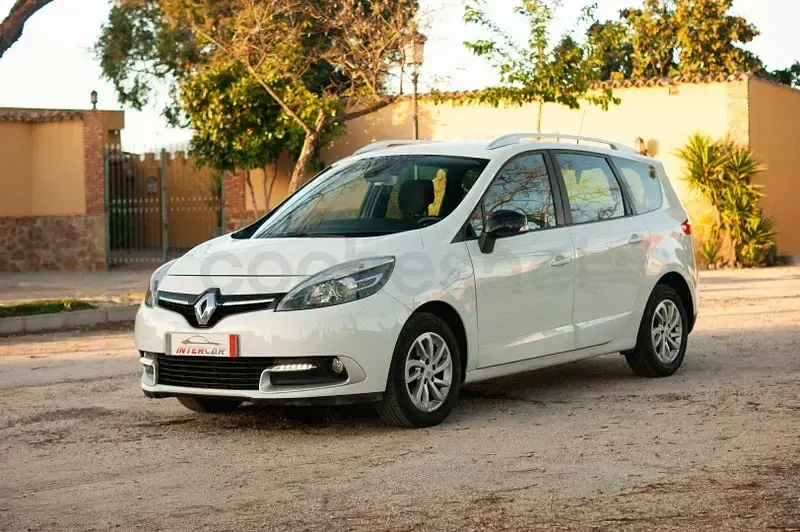 Usado Renault Grand Scénic IV LIMITED 130 CV (95 kW) 2016 Blanco Monovolumen