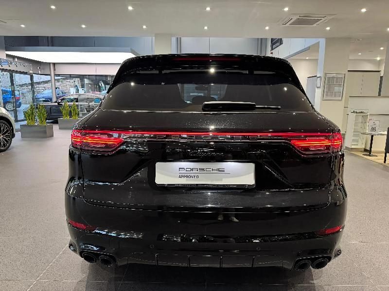 Usado Porsche Cayenne Platinum Edition 462 CV (339 kW) 2023 Negro SUV