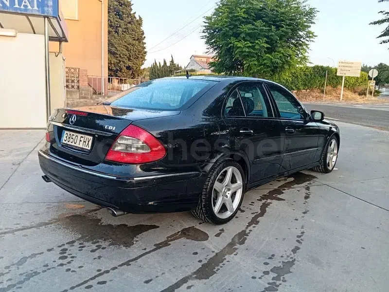 Usado Mercedes E320 Avantgarde 224 CV (164 kW) 2007 Negro Berlina