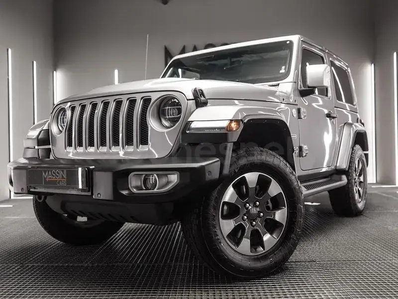 Usado Jeep Wrangler Sahara 200 CV (147 kW) 2019 Gris / plata SUV