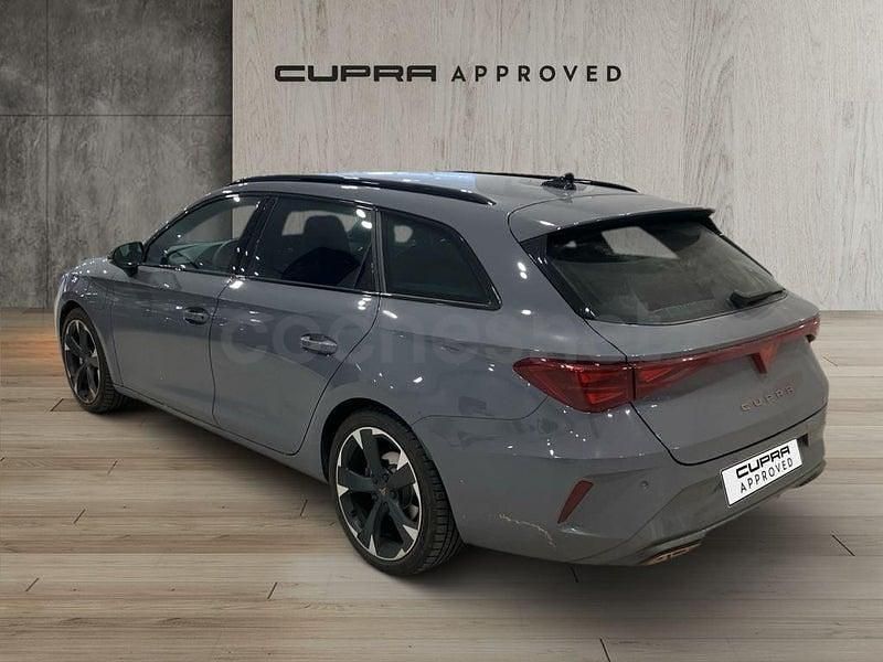 Usado Cupra Leon 204 CV (150 kW) 2025 Gris / plata Familiar