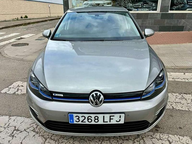 Usado VW e-Golf 100 kW (136 CV) 2020 Gris Utilitario