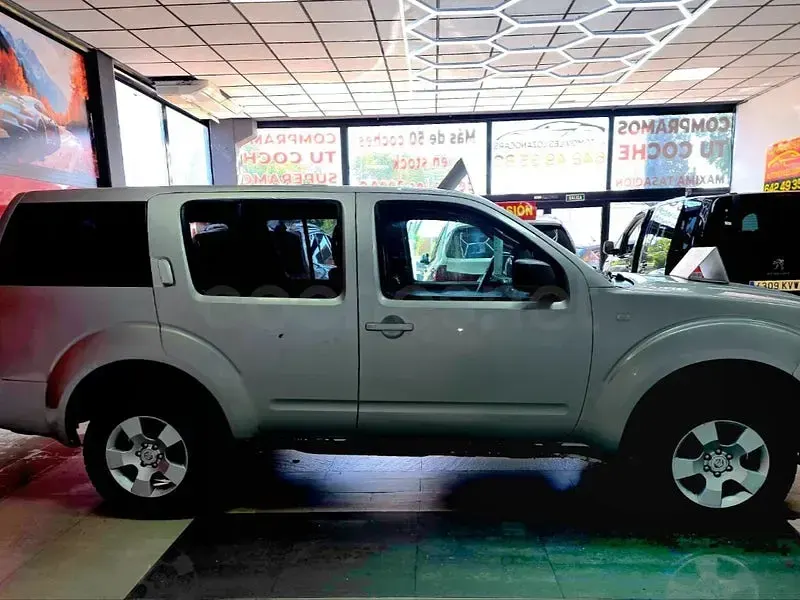 Usado Nissan Pathfinder XE 171 HP (125 kW) 2007 Cinzento SUV