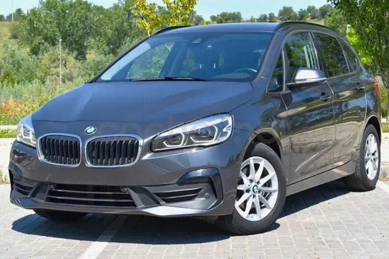 Usado BMW 216 Active Tourer Advantage 116 CV (85 kW) 2021 Gris / plata Monovolumen