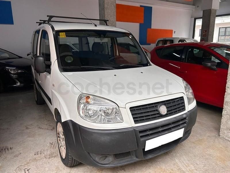 Usado Fiat Doblò Active 75 CV (55 kW) 2010 Blanco Monovolumen
