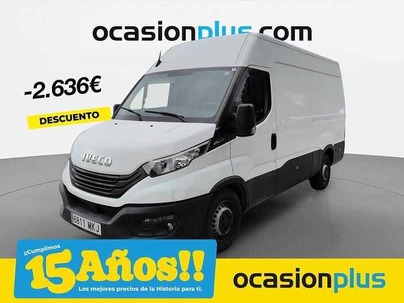 Blanco Usado 2023 Iveco Daily Berlina | 29.000 € (Precio justo) - Imagen 1/4