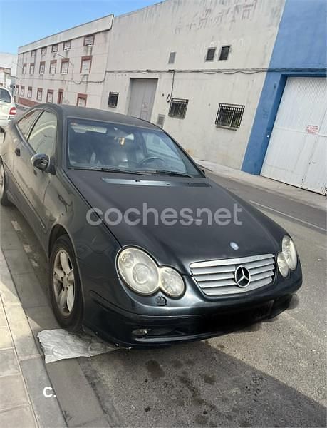 Azul Usado 2004 Mercedes C220 Berlina | 3500 € (Buen precio) - Imagen 1/4