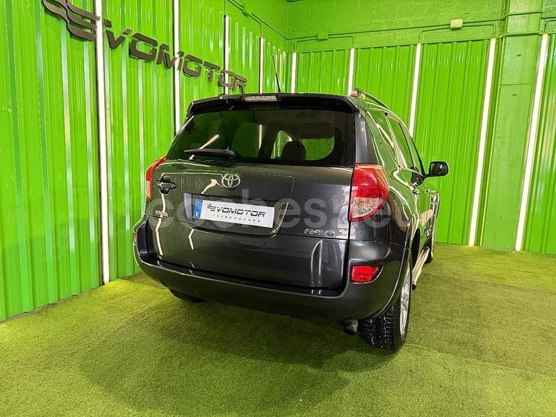 Usado Toyota RAV4 Executive 136 CV (100 kW) 2008 Negro SUV