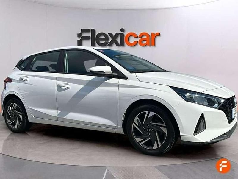 Usado Hyundai i20 101 CV (74 kW) 2021 Blanco Utilitario