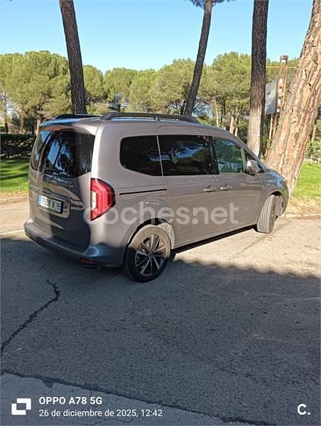 Usado Mercedes T180 131 CV (96 kW) 2023 Beige Monovolumen