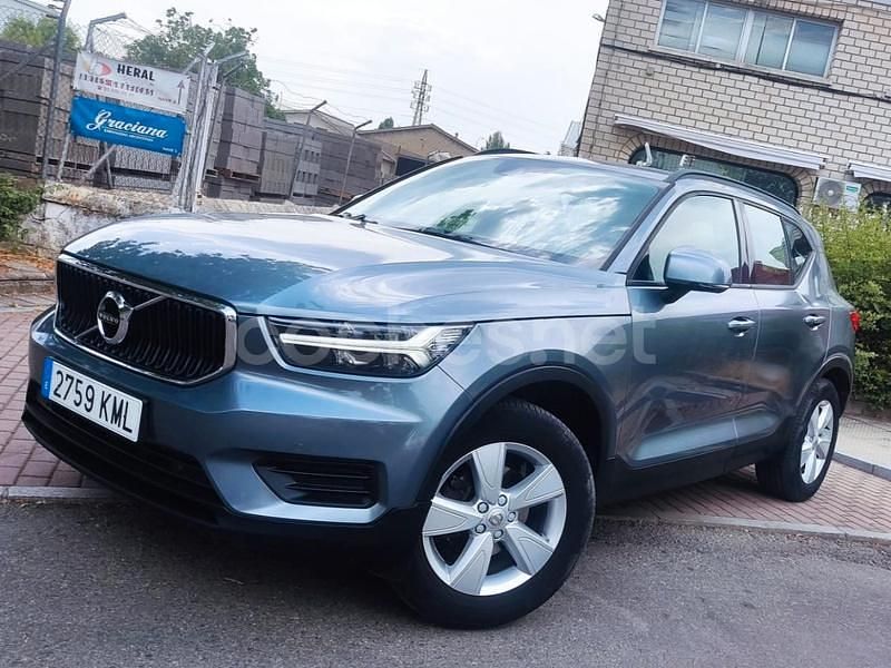 Usado Volvo XC40 Momentum 156 CV (114 kW) 2018 Gris / plata SUV