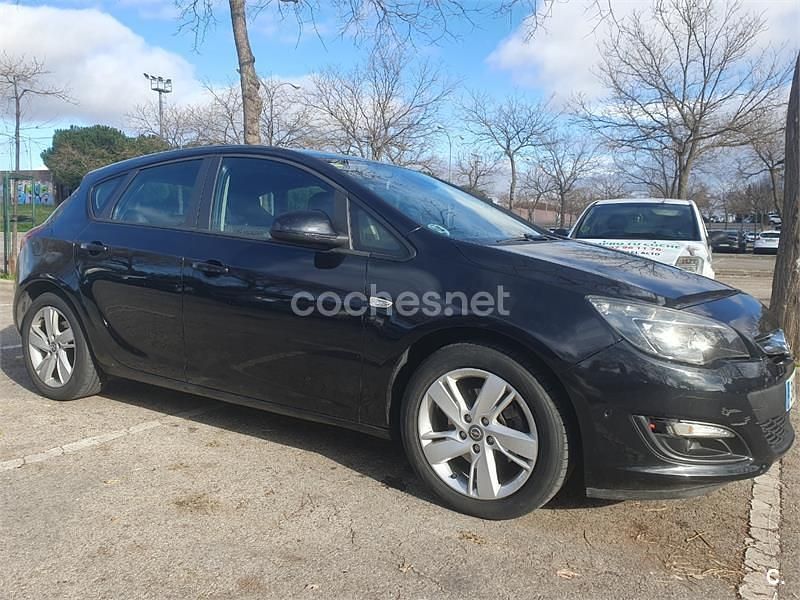 Usado Opel Astra Excellence 165 CV (121 kW) 2015 Negro Berlina