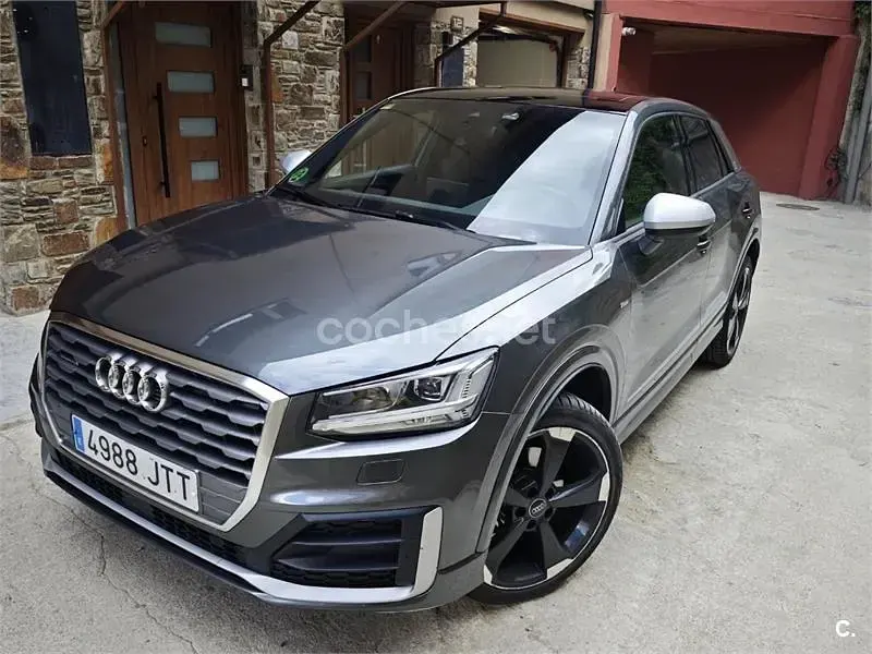 Usado Audi Q2 Design 190 CV (139 kW) 2016 Gris / plata SUV
