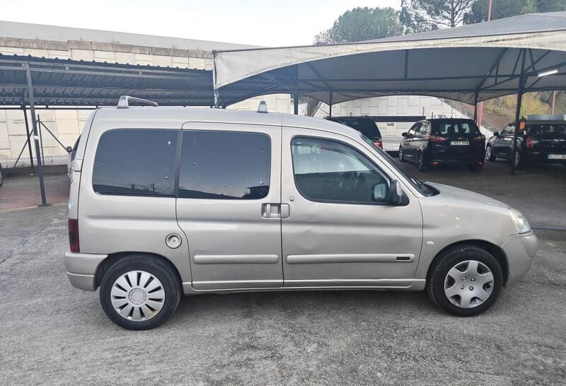 Usado Citroën Berlingo 90 CV (66 kW) 2004 Oro Monovolumen